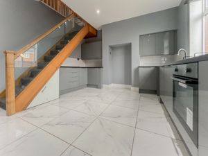 Kitchen- click for photo gallery